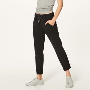 Lululemon On the Fly Drawstring 7/8 Woven Pants
